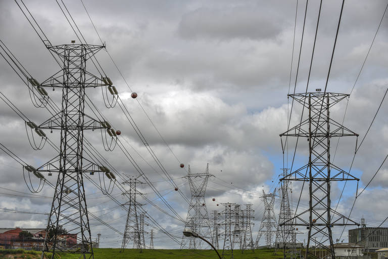 Pior seca da história encarecerá conta de luz o ano todo